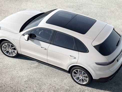 Certified 2023 Porsche Cayenne image 4