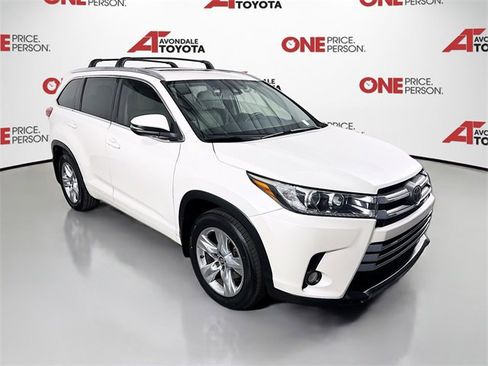 Used 2017 Toyota Highlander Limited image 1
