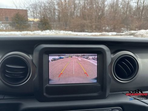 Used 2018 Jeep Wrangler Unlimited Sport S image 22