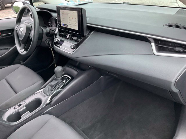 Used 2025 Toyota Corolla LE FWD image 19