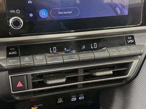 Used 2025 Toyota Camry SE FWD image 23