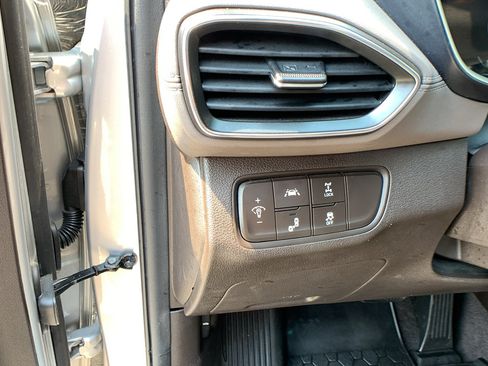 Used 2020 Hyundai Santa Fe SEL AWD/4WD image 11