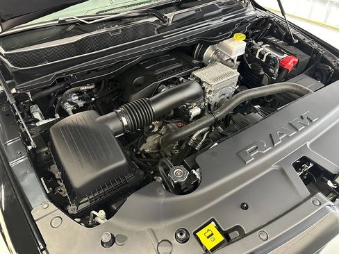 Used 2024 RAM 1500 Limited AWD/4WD image 3