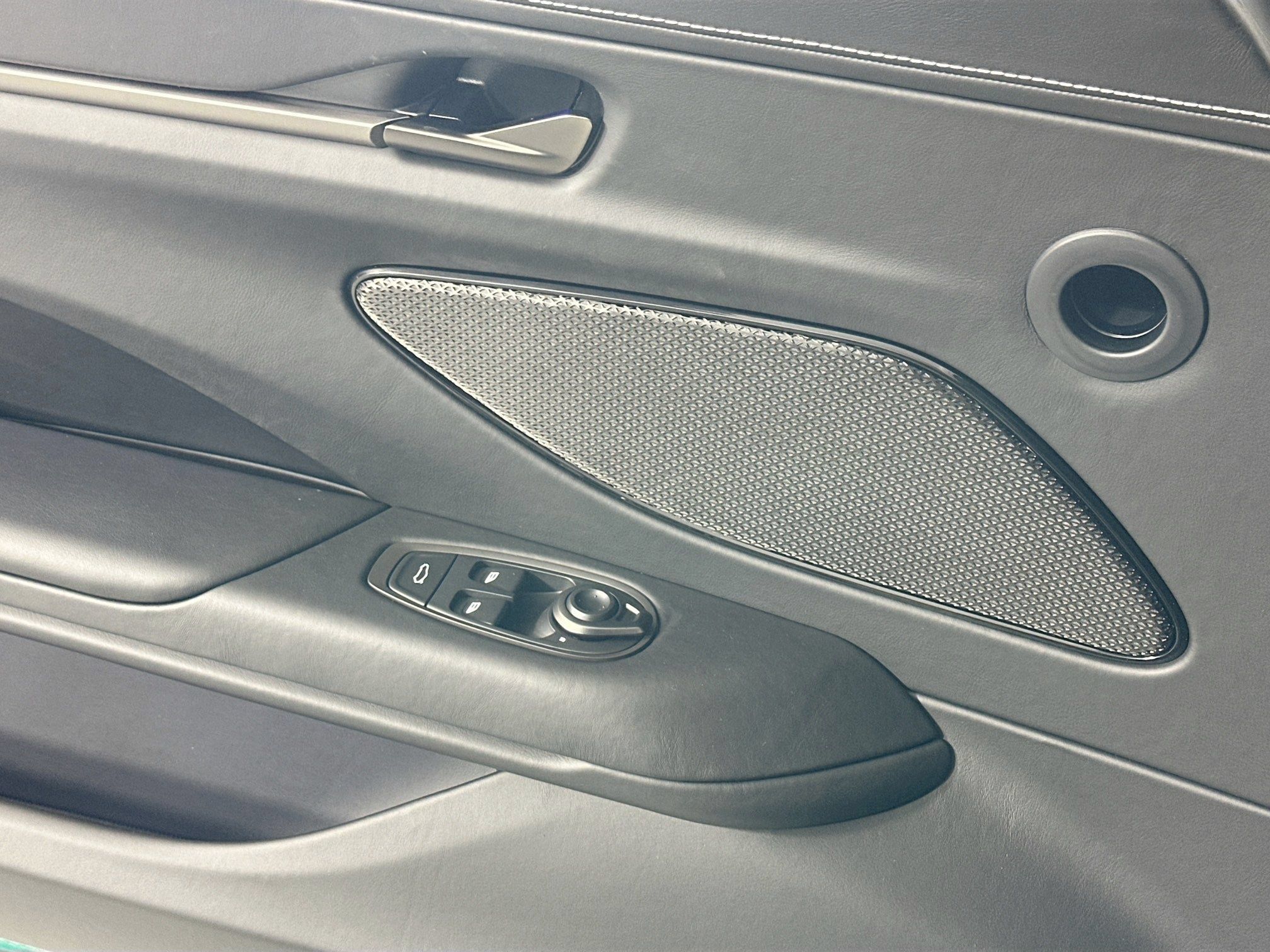 New 2026 Aston Martin V8 Vantage S RWD image 16