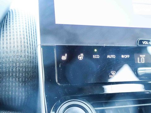 Certified 2025 Toyota bZ4X AWD w/ Weather Package image 30
