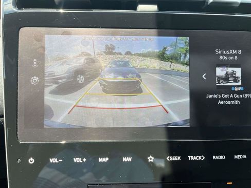 Certified 2024 Hyundai Tucson SEL w/ Convenience Package FWD image 17
