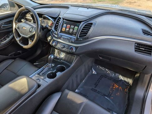 Used 2019 Chevrolet Impala LT FWD image 39