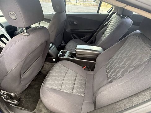 Used 2013 Chevrolet Volt FWD image 17
