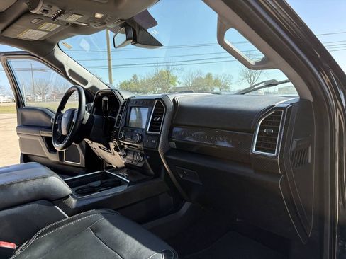 Used 2018 Ford F250 Lariat w/ Lariat Ultimate Package AWD/4WD image 16