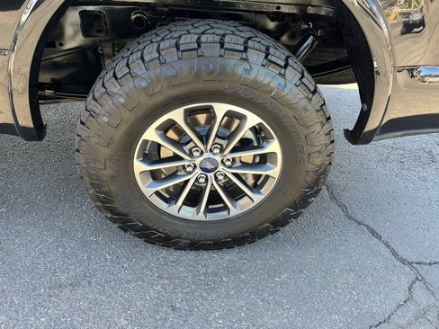 Used 2019 Ford F150 XLT w/ Equipment Group 302A Luxury image 44