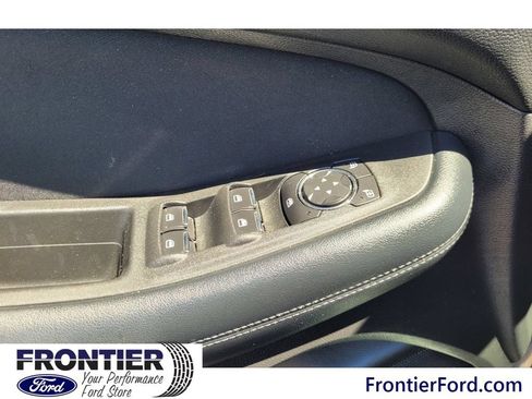 Used 2017 Ford Edge SE AWD/4WD image 20
