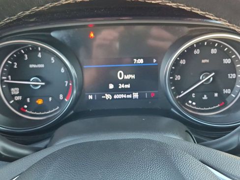 Used 2021 Buick Encore GX Essence AWD/4WD image 22