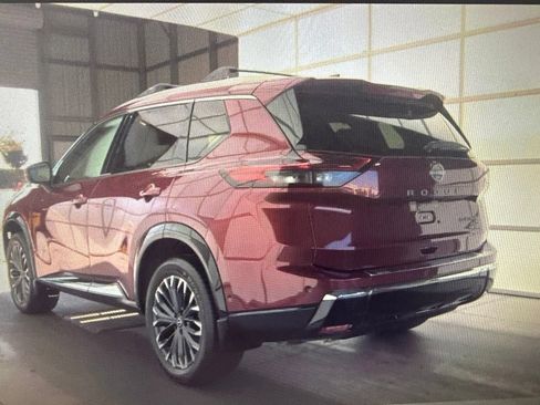 Used 2026 Nissan Rogue Platinum w/ Platinum Premium Package AWD/4WD image 4