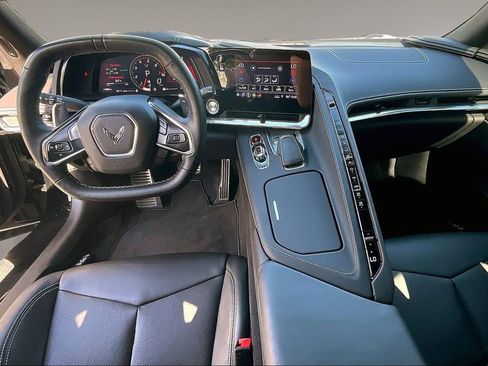Used 2020 Chevrolet Corvette Stingray Coupe w/ Z51 Performance Package RWD image 15