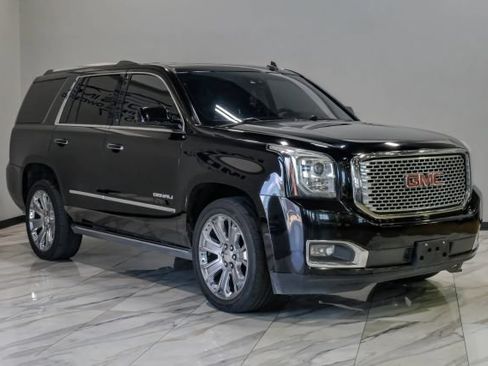 Used 2015 GMC Yukon Denali w/ Touring Package AWD/4WD image 10
