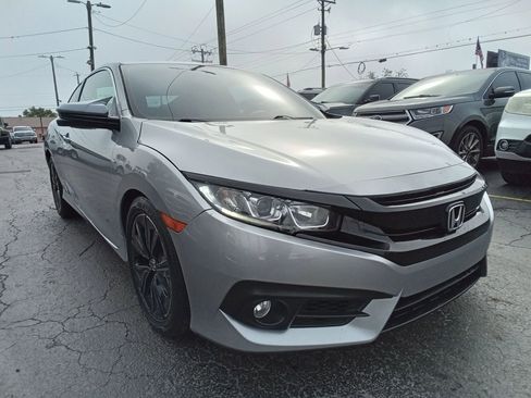 Used 2017 Honda Civic EX-T image 4