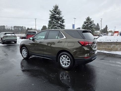 Used 2024 Chevrolet Equinox LT image 2