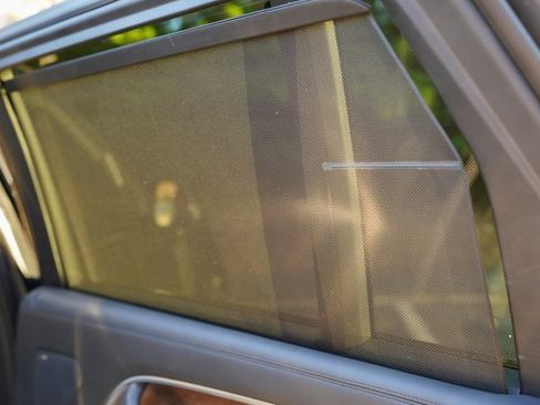 Used 2023 Land Rover Range Rover Long Wheelbase SE image 42