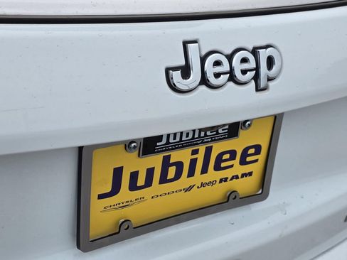 Used 2025 Jeep Compass Limited AWD/4WD image 32