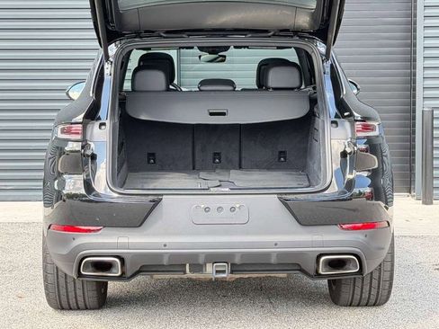 Certified 2024 Porsche Cayenne AWD/4WD image 18