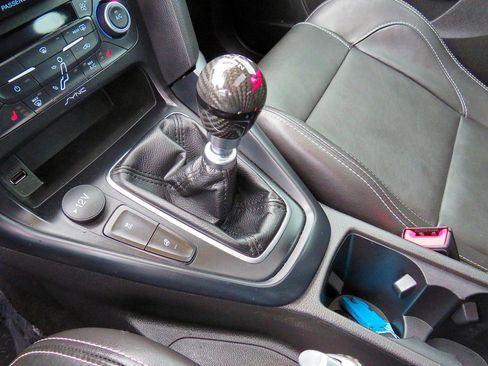 Used 2018 Ford Focus ST w/ Equipment Group 402A image 27