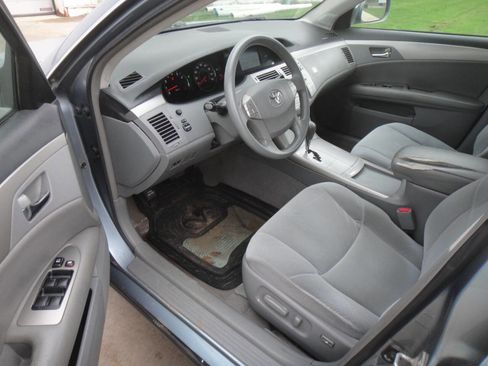 Used 2010 Toyota Avalon XL image 14