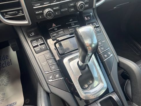 Used 2015 Porsche Cayenne Diesel AWD/4WD image 26