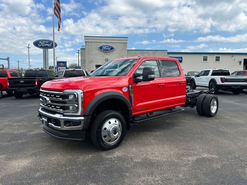 New 2026 Ford F550 4x4 Crew Cab image 4