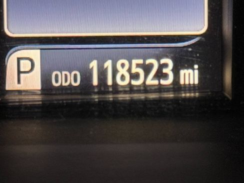 Used 2016 Toyota Camry LE FWD image 25