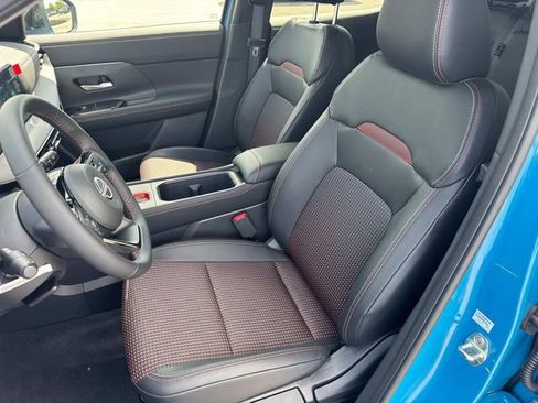 New 2026 Nissan Kicks SR FWD image 23