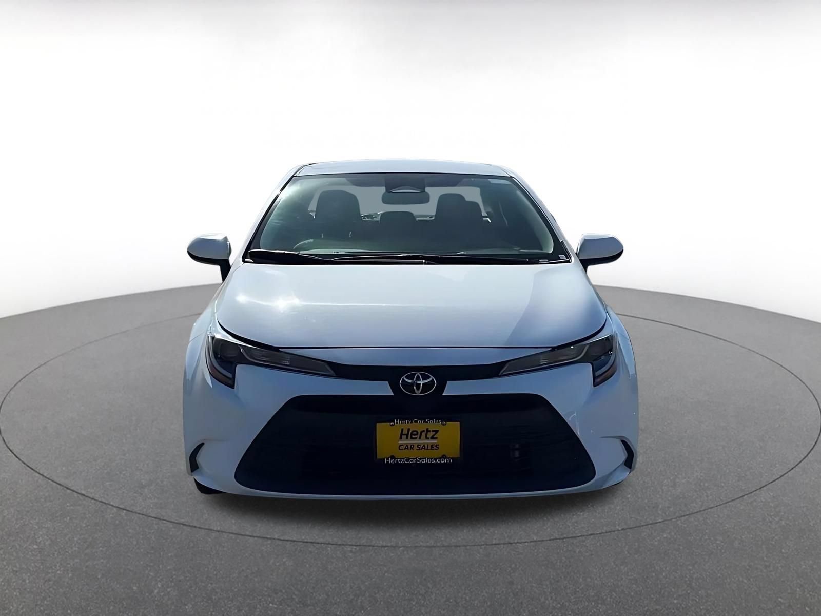 Used 2025 Toyota Corolla LE FWD image 4