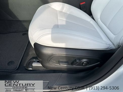 New 2026 Jeep Cherokee Limited AWD/4WD image 7