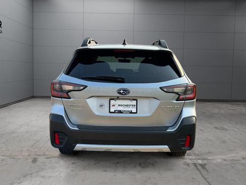 Used 2021 Subaru Outback Limited XT w/ Popular Package #2 AWD/4WD image 4