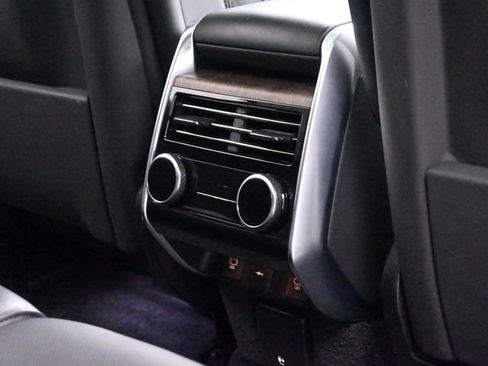 Used 2024 Land Rover Range Rover SE image 21