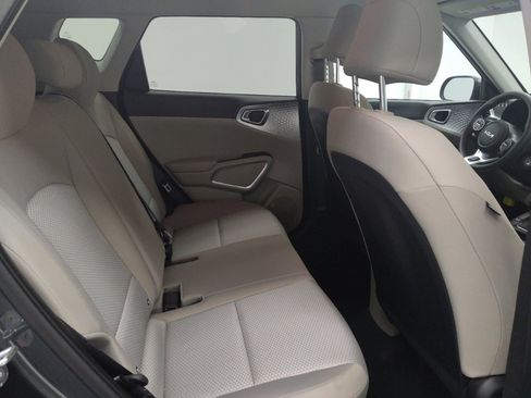 Used 2023 Kia Soul LX image 19