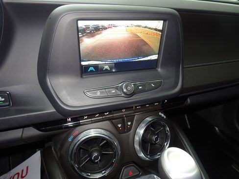 Used 2016 Chevrolet Camaro LT image 17