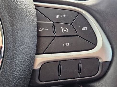 Used 2018 Jeep Compass Latitude w/ Popular Equipment Group AWD/4WD image 23
