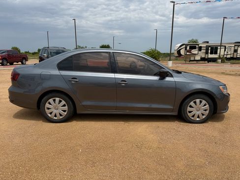 Used 2016 Volkswagen Jetta S FWD image 4