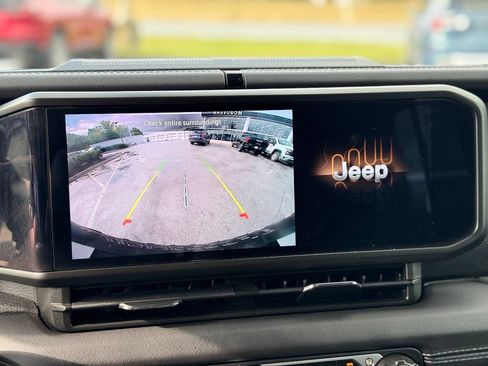 Used 2024 Jeep Wrangler Unlimited Rubicon 4xe w/ Dual Top Group AWD/4WD image 20
