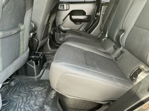 Used 2021 Jeep Gladiator Sport image 13