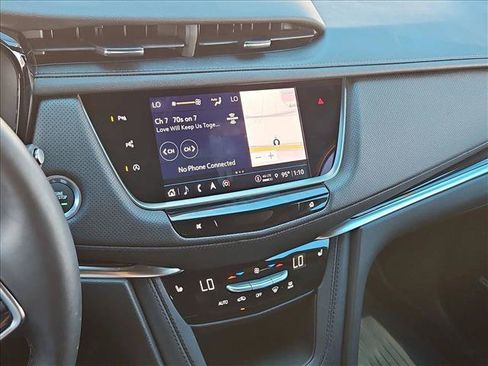 Certified 2025 Cadillac XT5 Premium Luxury w/ Technology Package AWD/4WD image 15