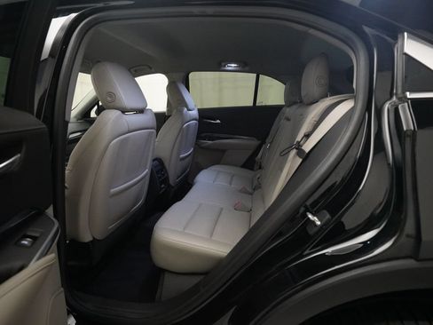 Used 2020 Cadillac XT4 Luxury w/ Cold Weather Package AWD/4WD image 15