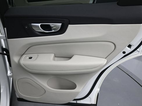 Certified 2024 Volvo XC60 B5 Plus w/ Protection Package Premier AWD/4WD image 16
