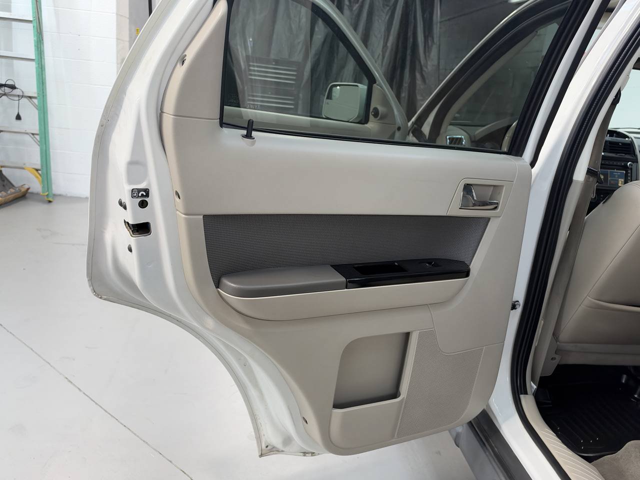 Used 2010 Ford Escape 4WD Hybrid image 29