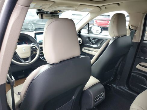 New 2026 Lincoln Corsair Premiere image 26