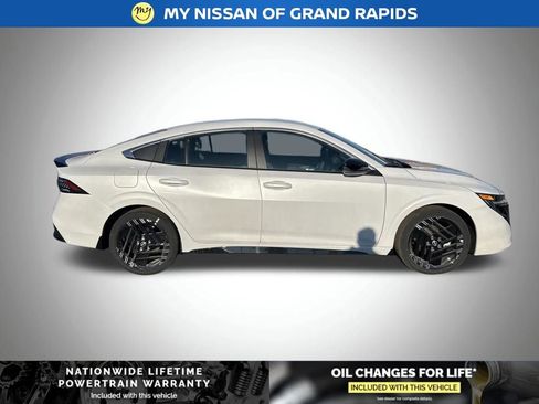 New 2026 Nissan Sentra SR w/ Floor Mat Package image 7