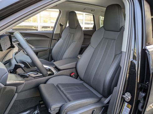 Used 2025 Audi Q5 Premium Plus w/ Premium Plus image 30