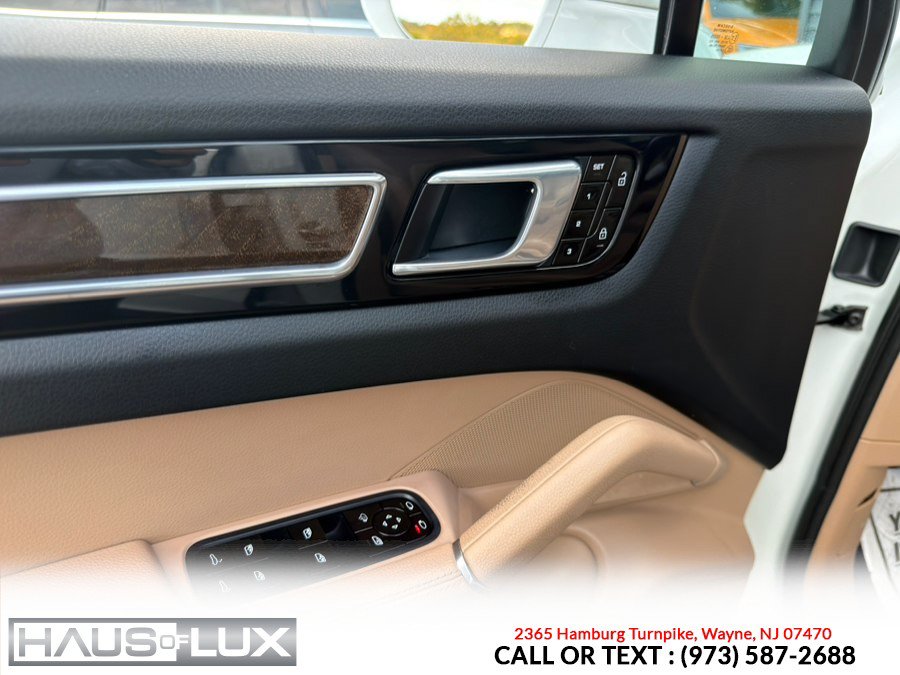 Used 2020 Porsche Cayenne AWD/4WD image 9