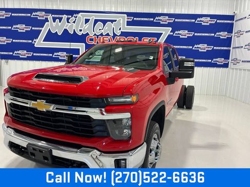 Used 2024 Chevrolet Silverado 3500 LT w/ Convenience Package AWD/4WD image 1
