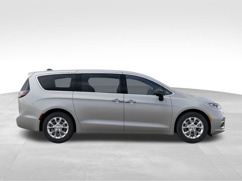 New 2026 Chrysler Pacifica Limited image 22